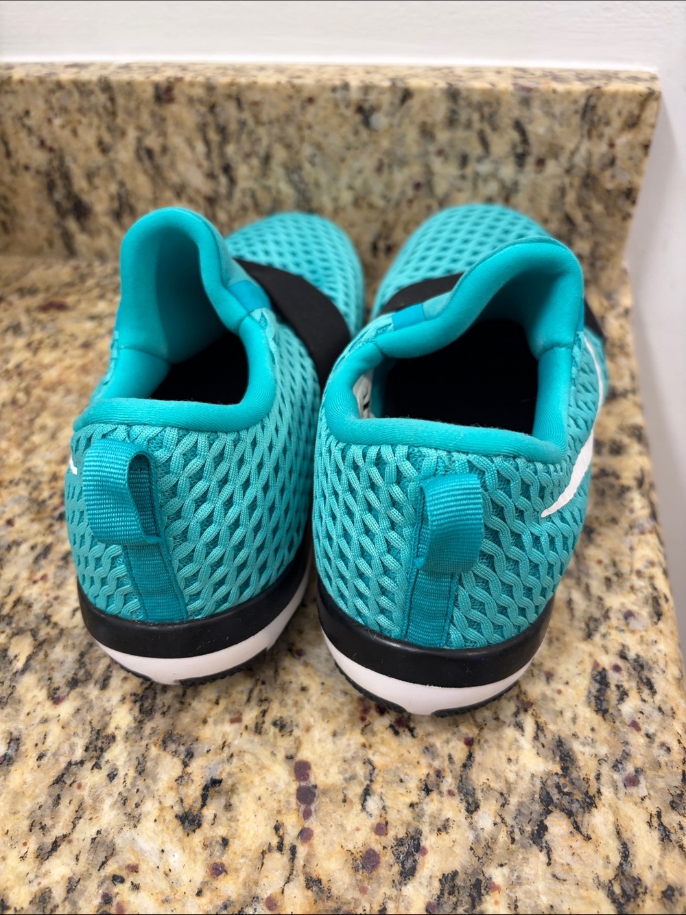 Nike Women's Slip-On Athletic Sneakers in Teal with Black Strap size 7.5 , NWOT - Picture 3 of 7